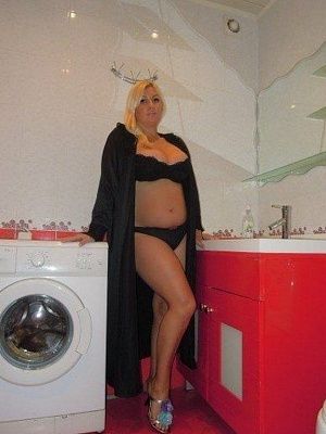 Мила — эротические фото